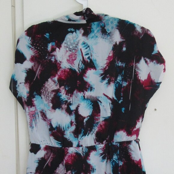 Kensie Faux Wrap Dress - Floral (White Black Red Blue) - Picture 6 of 9